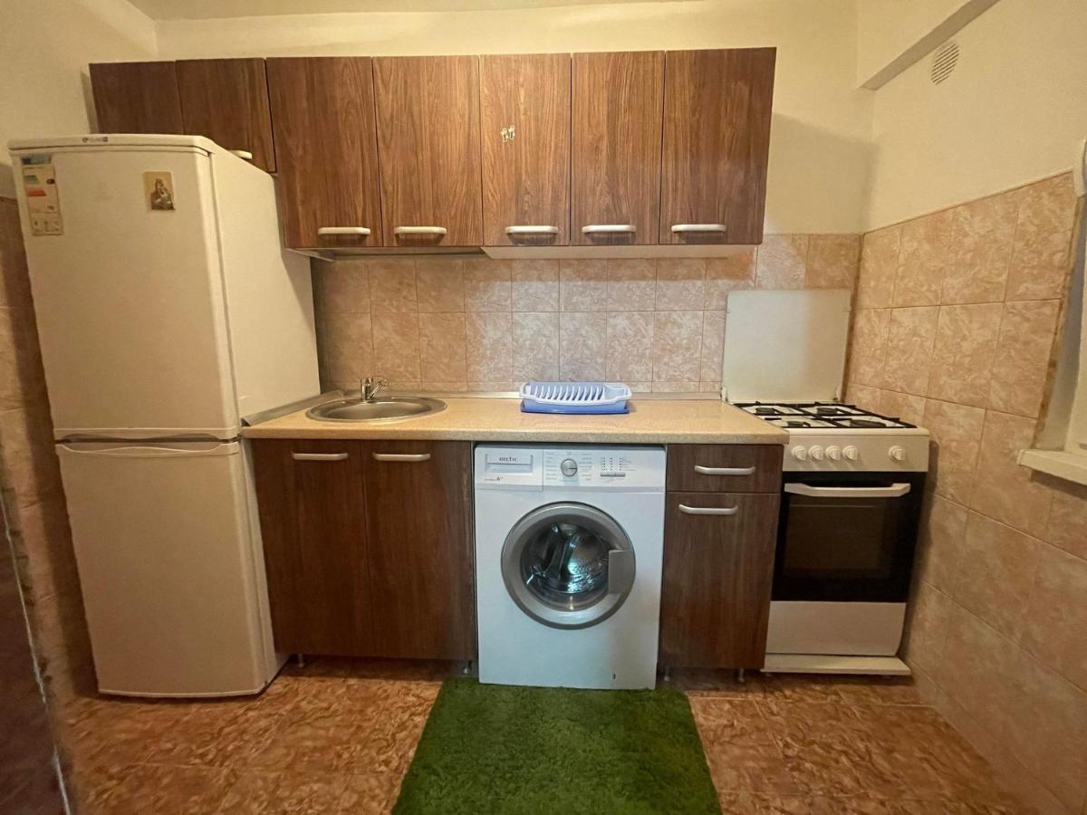 One Room Apartment Ptm Bukares Bagian luar foto
