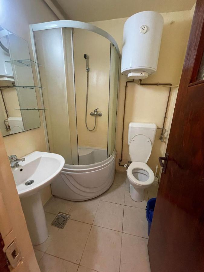 One Room Apartment Ptm Bukares Bagian luar foto